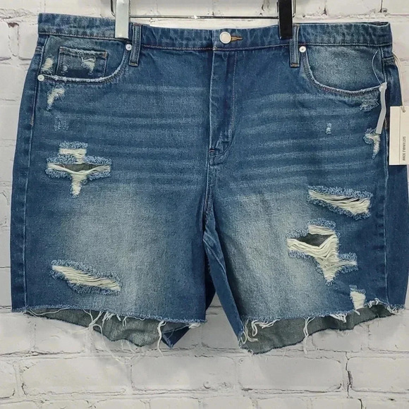 Blank NYC Ground Rules Denim Shorts Women’s Size 20W NWT - Picture 1 of 13